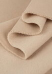 Detail materiálu teplákovej mikiny Mosquito Pure Sand Beige béžová: vysokokvalitná, prémiová teplákovina. Celoročný bavlnený úplet s jemnou prímesou polyesteru. Jemný, mäkký fleece na vnútornej strane.