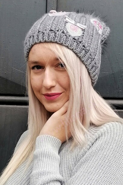 Šedá dámska čiapka s brmbolcom Kamea Bozena