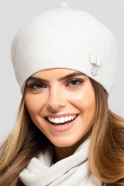 Béžová dámska elegantná baretka na zimu Kamea Murcja