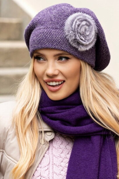 Fialová luxusná dámska baretka s kožušinou Kamea Sasanka