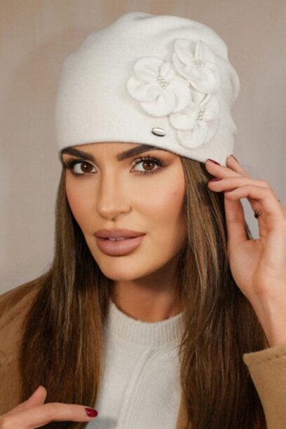 Smotanová luxusná elegantná dámska čiapka na zimu s kvietkami Kamea Ambrozia