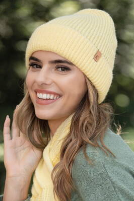 Žltá dámska čiapka na zimu Kamea Chloe