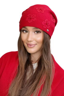 Červená dámska zimná čiapka s kvietkami Kamea Naila