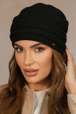 Čierna dámska čiapka na zimu Kamea Sakura