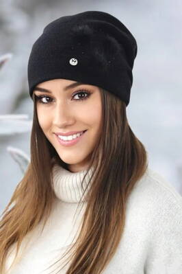 Čierna elegantná dámska čiapka na zimu Kamea Onyks