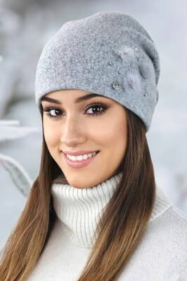 Šedá elegantná dámska čiapka na zimu Kamea Onyks