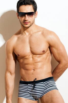 Pánske plavky boxerky Alpha Male Sacco Belt čierno-biele s pásikmi Pánske plavky boxerky Alpha Male Sacco Belt čierno-biele s pásikmi