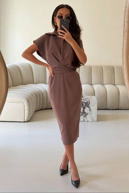Dámske elegantné šaty Mosquito Axelle hnedé