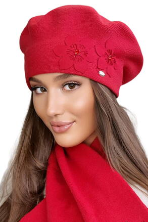 Červená elegantná dámska zimná baretka s kvetmi Kamea Kora
