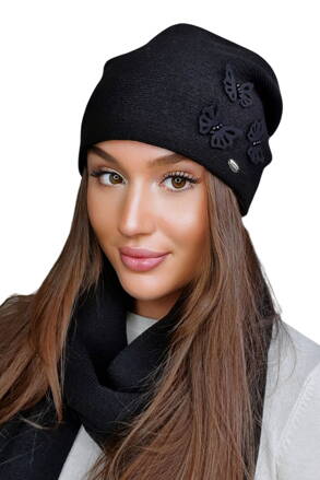 Čierna elegantná dámska čiapka s motýlikmi Kamea Maram