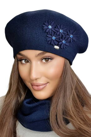 Tmavomodrá luxusná elegantná dámska zimná baretka s kvietkami Kamea Tala