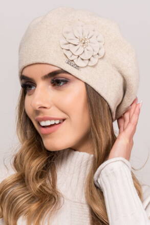 Béžová luxusná elegantná dámska baretka s kvetom Kamea Kama