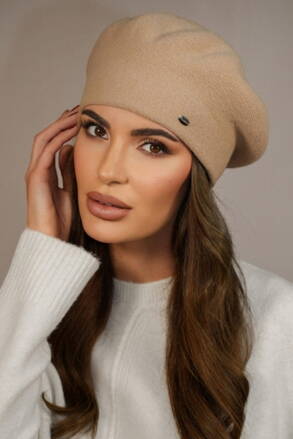 Camel elegantná dámska baretka na zimu Kamea Kiang