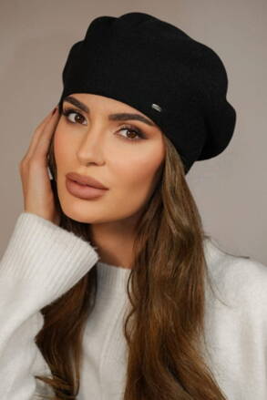 Čierna elegantná dámska baretka na zimu Kamea Kiang