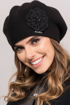Čierna luxusná elegantná dámska baretka s kvetom Kamea Kama