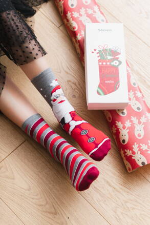 Vianočné dámske ponožky s Mikulášom Steven 136-062 melanžové šedé
